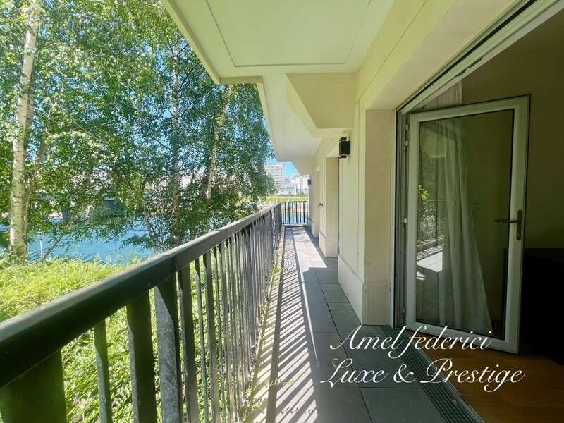 Appartement à NEUILLY-SUR-SEINE