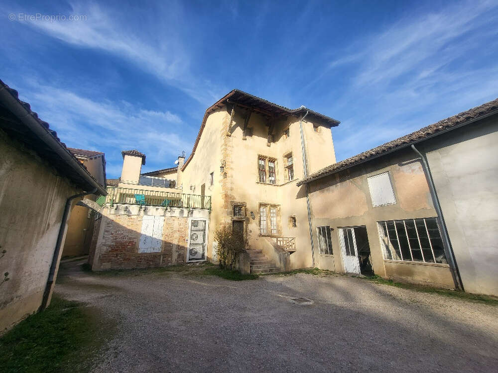 Appartement à PONT-DE-VEYLE