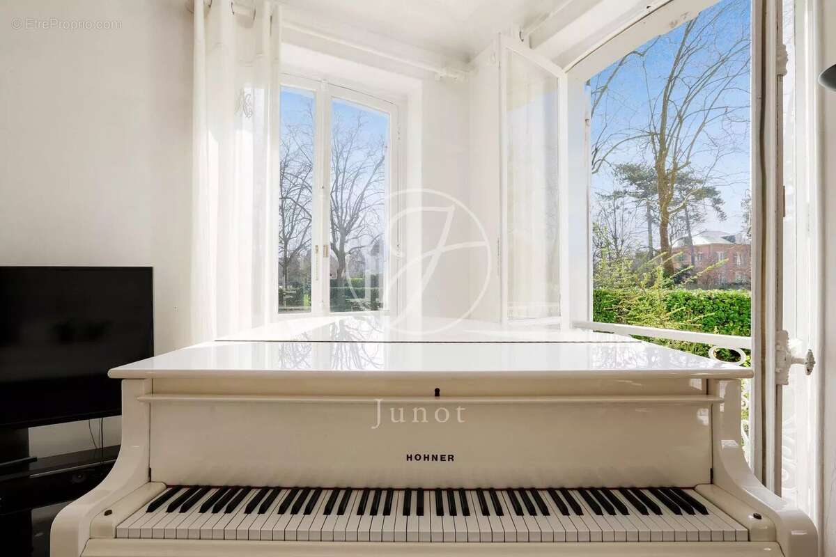 Maison à LE VESINET