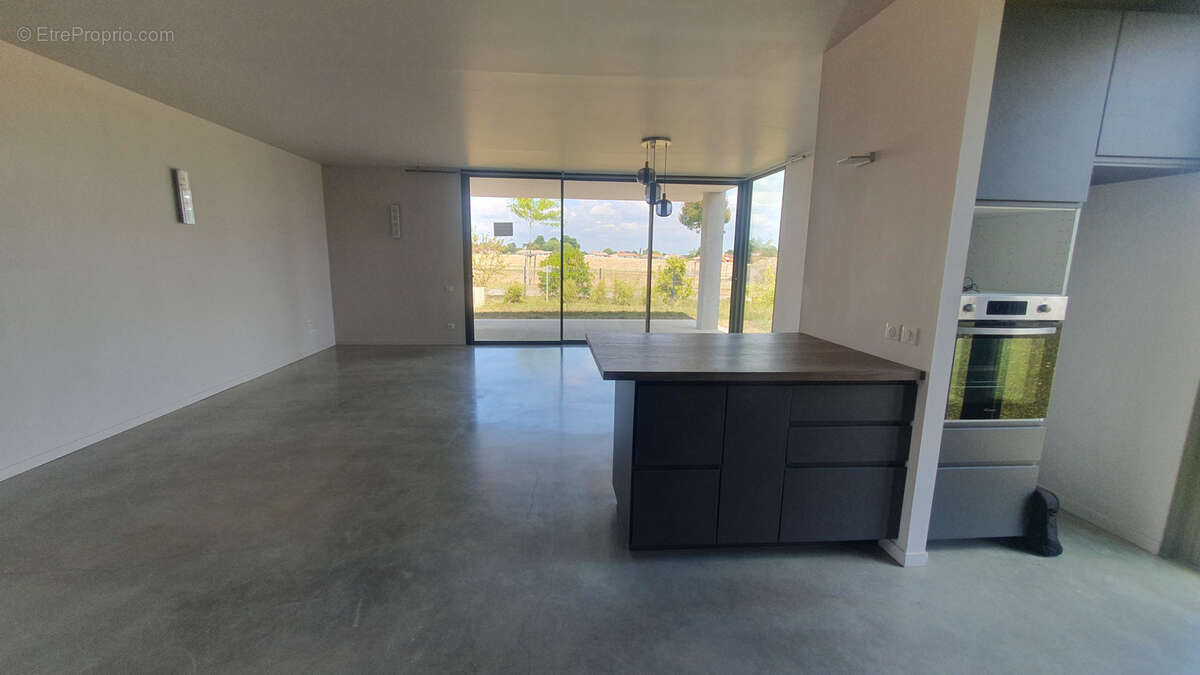 À Saint-Sever, maison neuve avec terrasse et abri voiture - photo 3