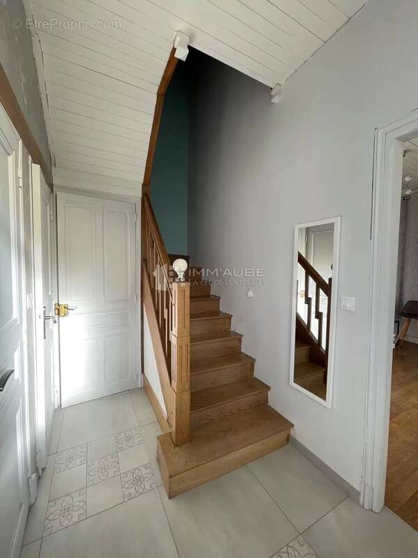 Maison à MARIGNY-LE-CHATEL
