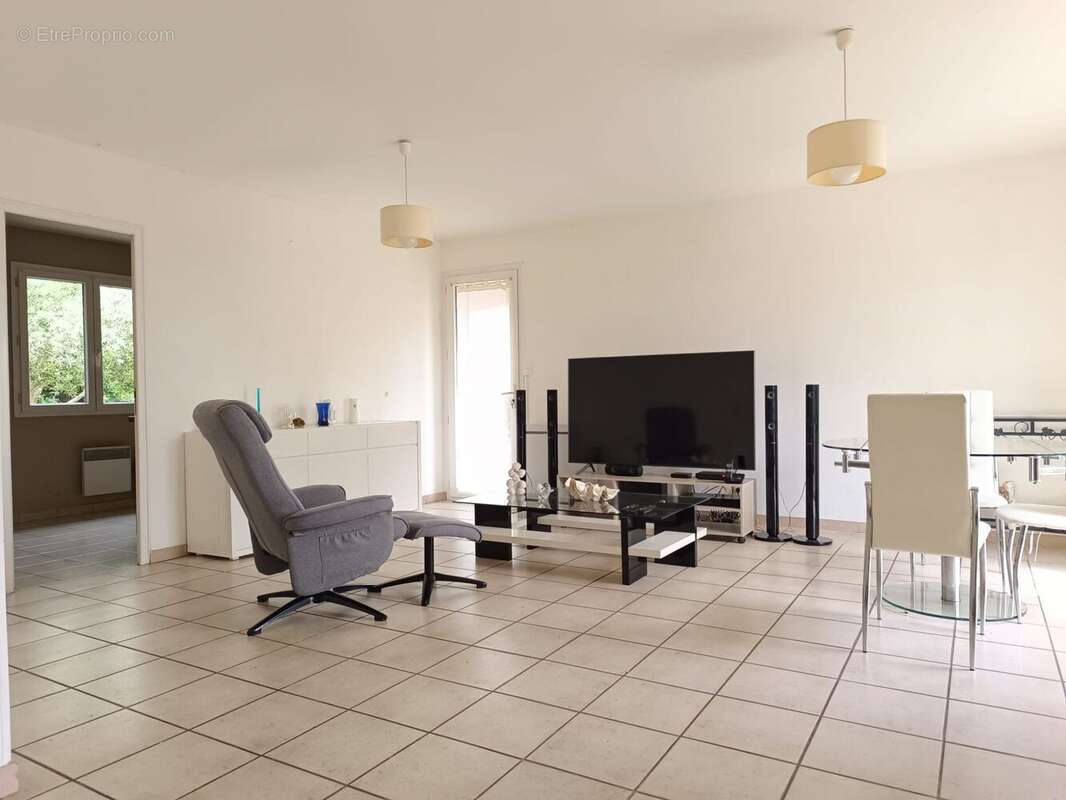 RDC - Séjour - Maison à BAGES
