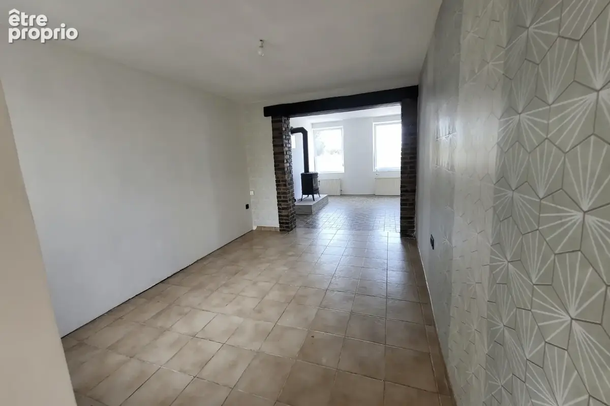 Maison semi-individuelle rénovée - 108,8 m2 - 3 chambres - Terrain, garages et dépendances - photo 8