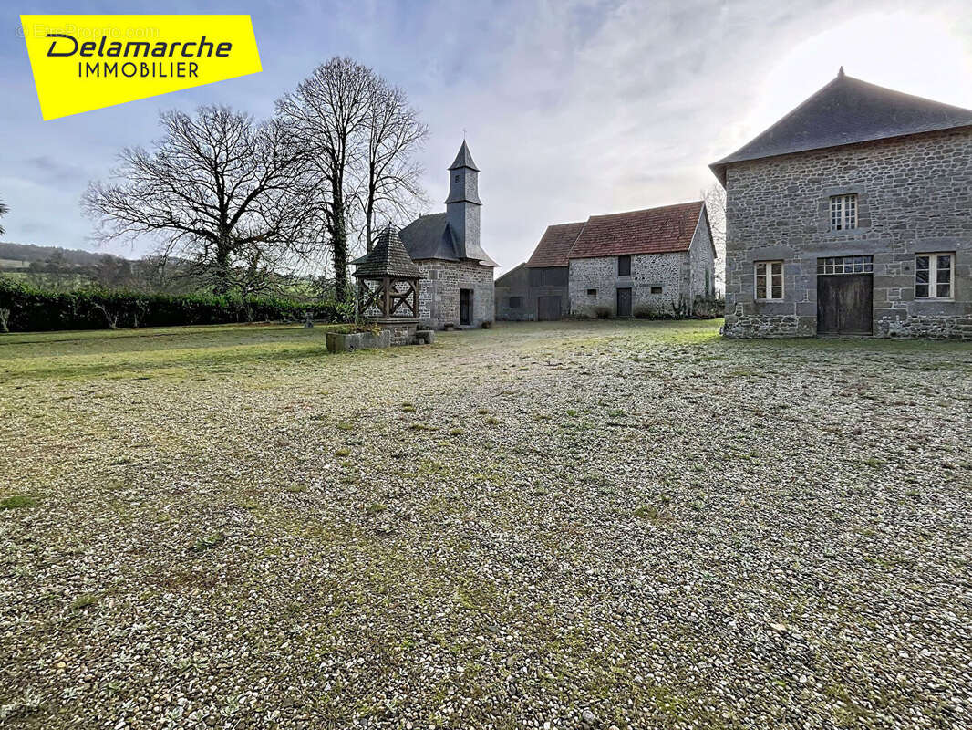 Maison à SAINT-AUBIN-DE-TERREGATTE