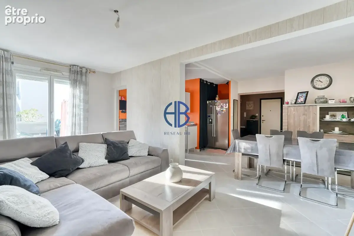 Appartement Chassieu 4 pièce(s) 93 m2 - photo 2