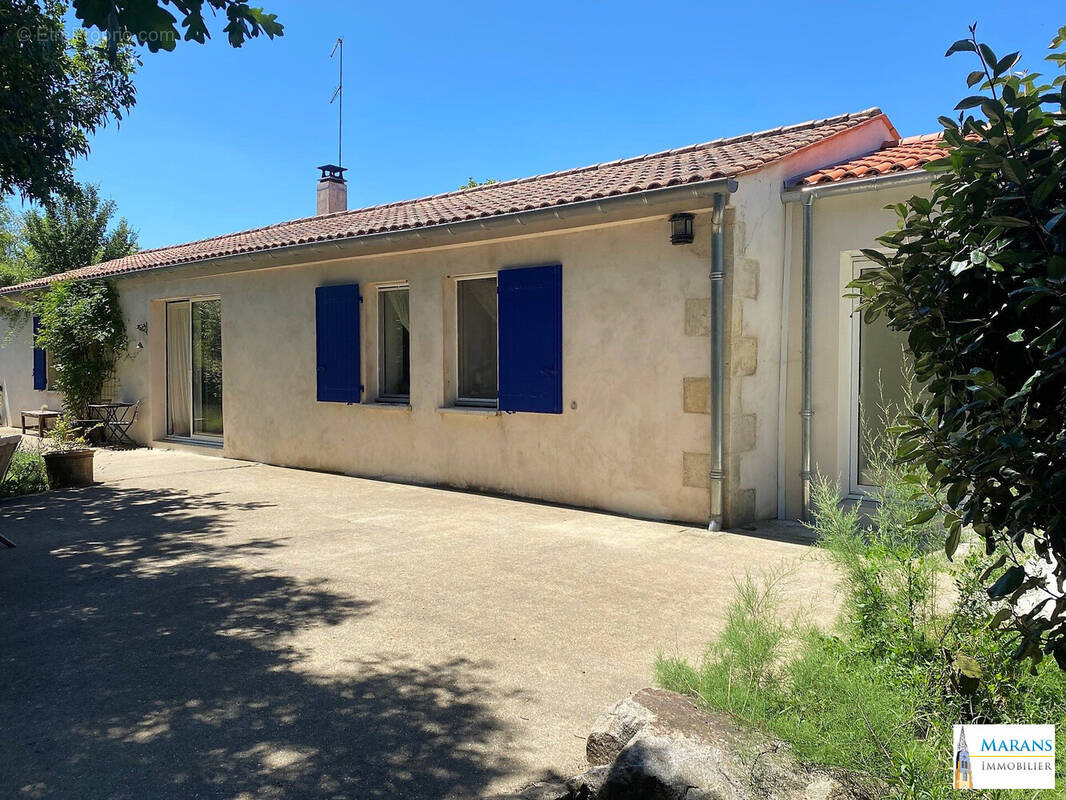 Maison à LE POIRE-SUR-VELLUIRE