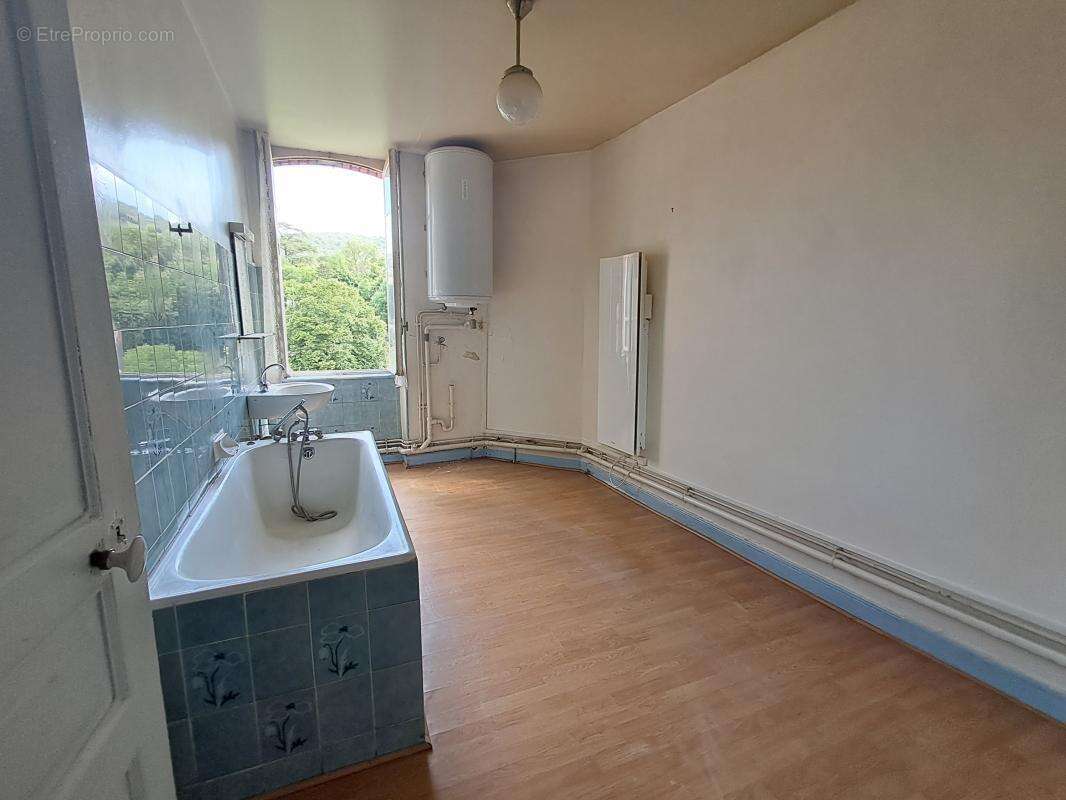 Appartement à MASSIAC