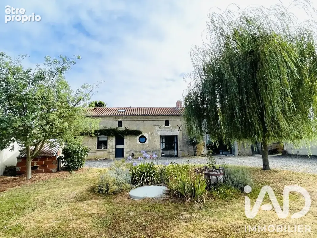 Photo 1 - Maison à CERNUSSON