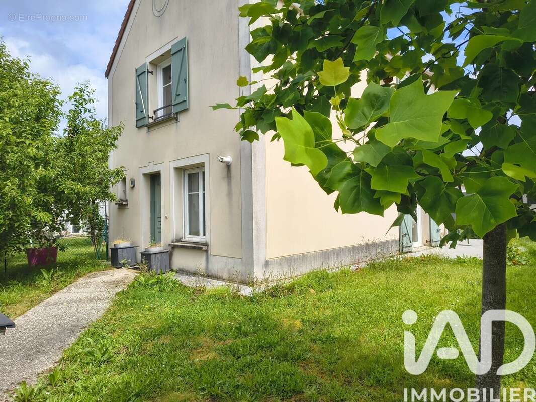 Photo 2 - Maison à BALLAINVILLIERS