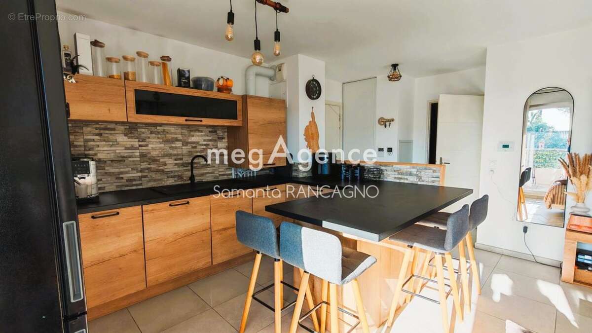 Appartement à PUGET-SUR-ARGENS