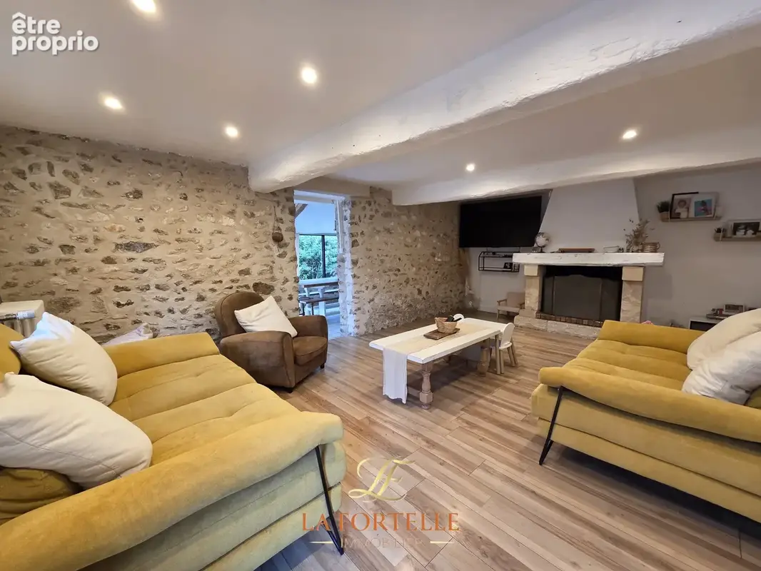 Photo Maison à Longnes au prix de 355 000€