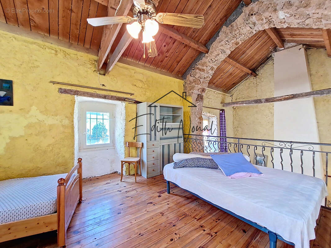 Maison à SAINT-GEORGES-DE-LUZENCON