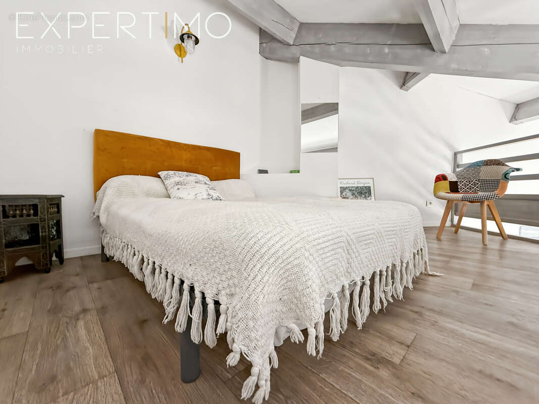 Petite vue mer  /  t2 ( chambre en mezzanine ) - photo 5