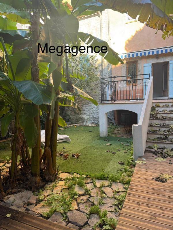 Appartement à HYERES