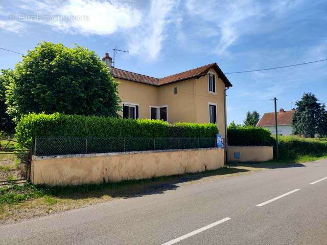 Maison à PARAY-LE-MONIAL