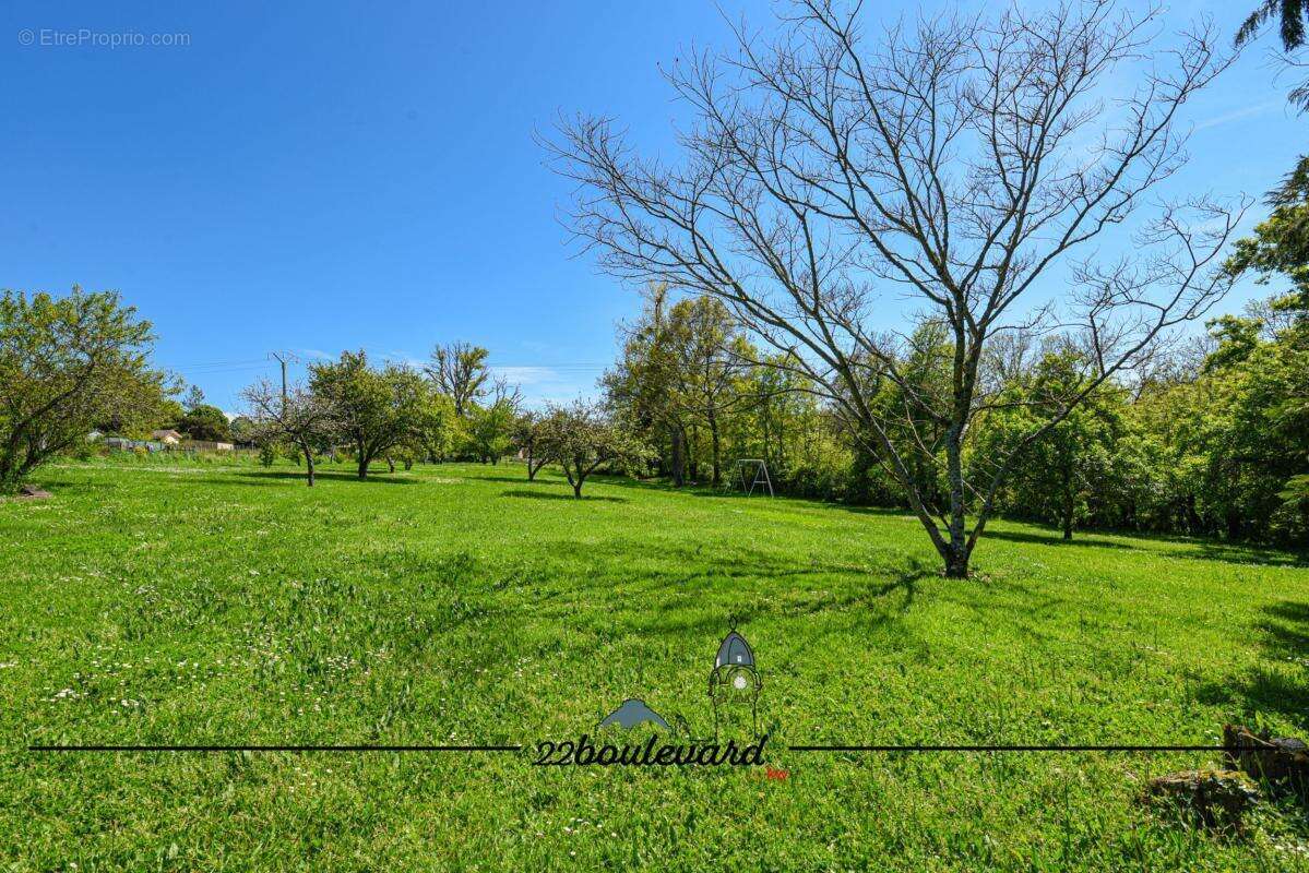 Maison à CONDAT-SUR-VIENNE