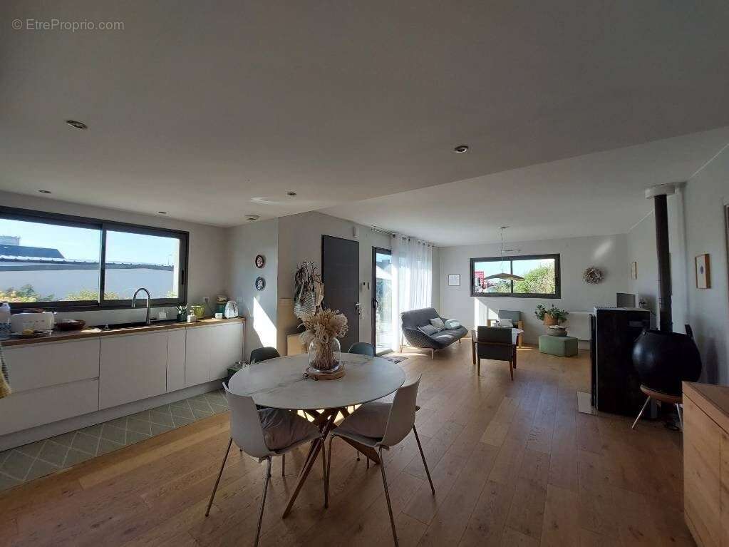 Maison à SAINT-PAIR-SUR-MER