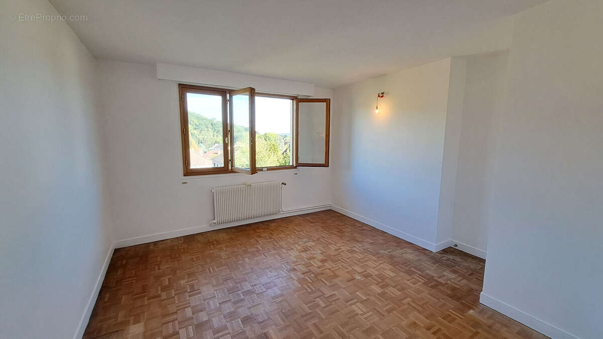 Maison à SAINT-REMY-LES-CHEVREUSE