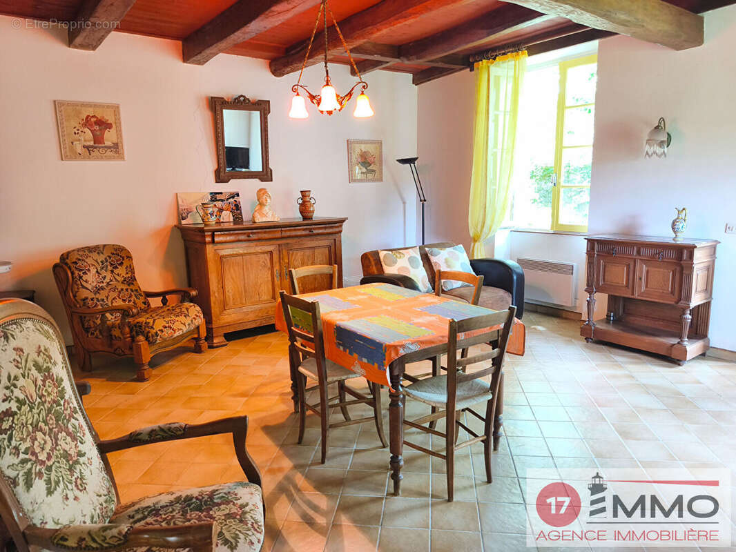 Maison de charme Thaire 3 pièce(s) 80 m2 - photo 5