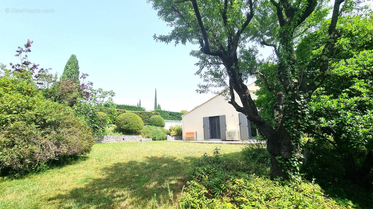 Maison à SAINT-CLEMENT-DE-RIVIERE