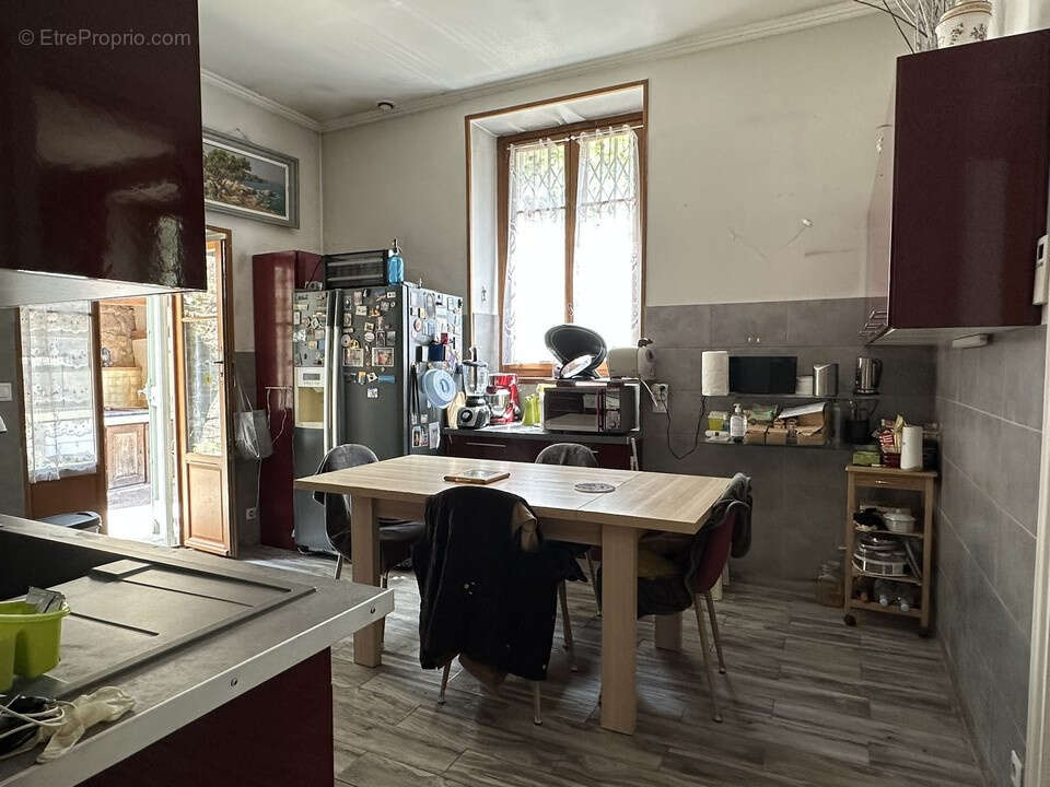 À vendre, moitié droite d’une magnifique maison de maître avec garage et jardin - photo 17