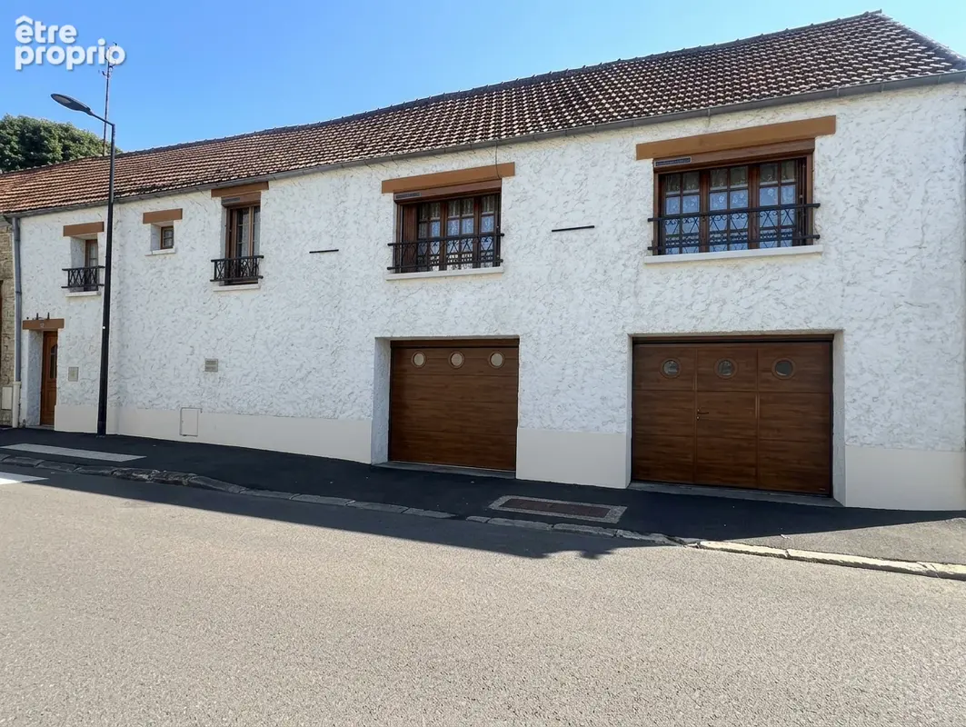 Photo Maison à Mezieres-Sur-Seine au prix de 255 000€