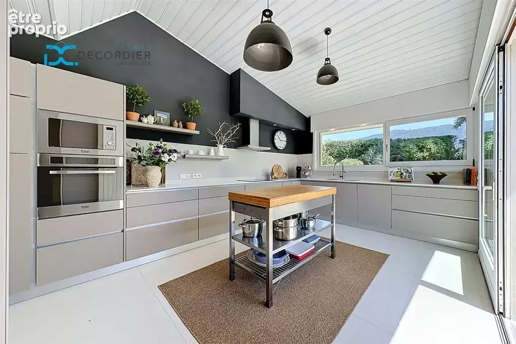 À VENDRE – Maison individuelle de 231 m² sur un terrain de 2 989 m² à Allinges - photo 8