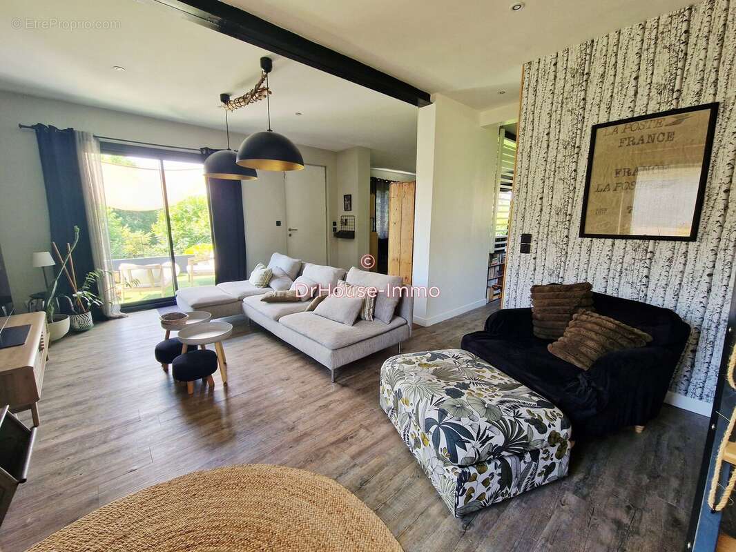 Maison 146 m² à Romans-Sur-Isere  - photo 2