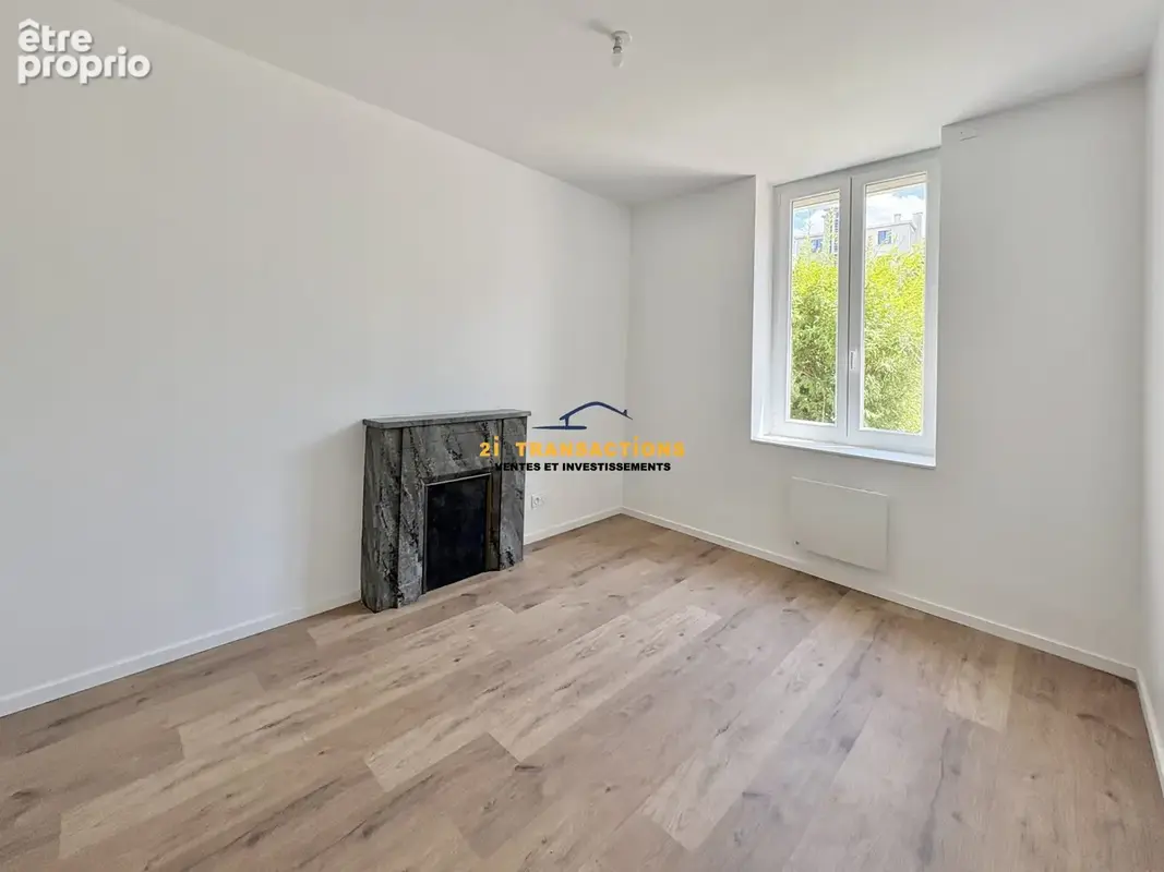 Appartement 35 m² à Saint-Etienne  - photo 4