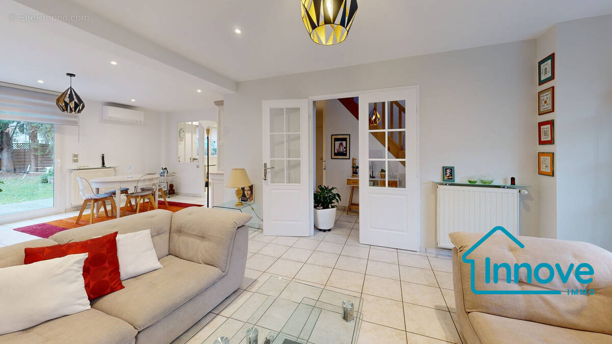 Maison à LA CELLE-SAINT-CLOUD