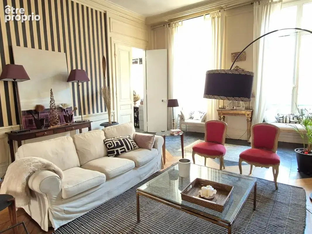 Place Bellecour, appartement d'exception AU CALME - photo 2