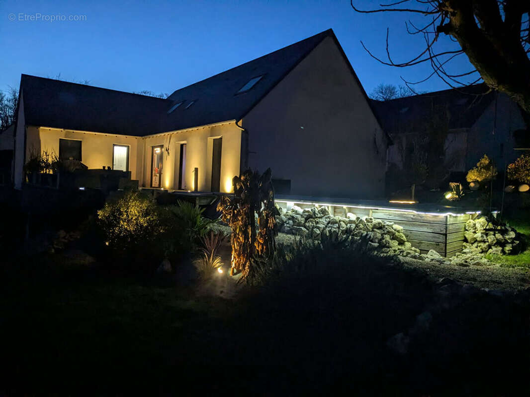 Maison à NAZELLES-NEGRON