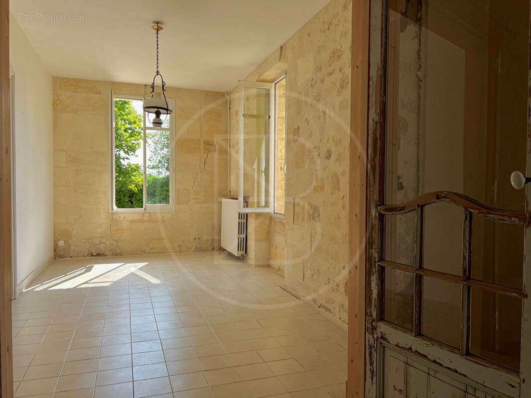 Maison à SAINT-EMILION