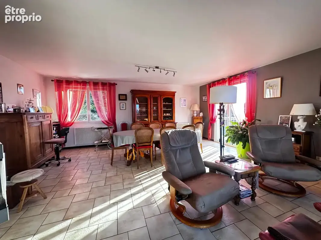 MANALEX IMMOBILIER - Maison familiale de 149 m2 sur 2 278 m2 de terrain arboré, avec sous-sol complet et pisci - photo 5