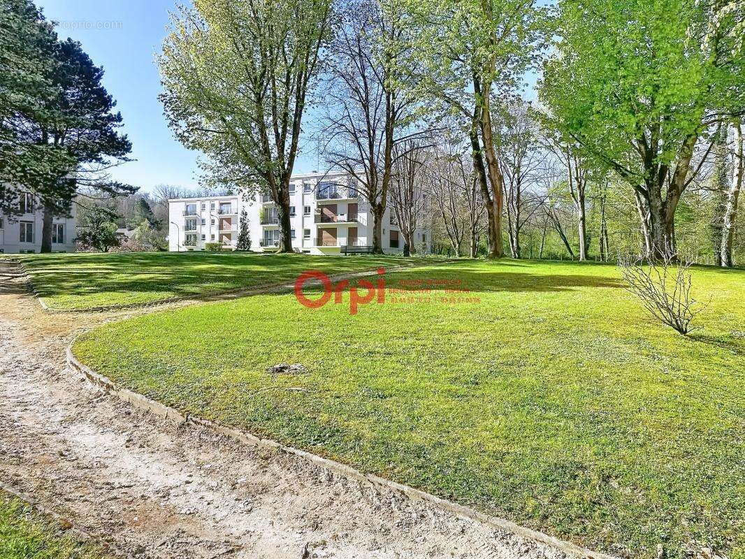Appartement À Vendre - photo 2