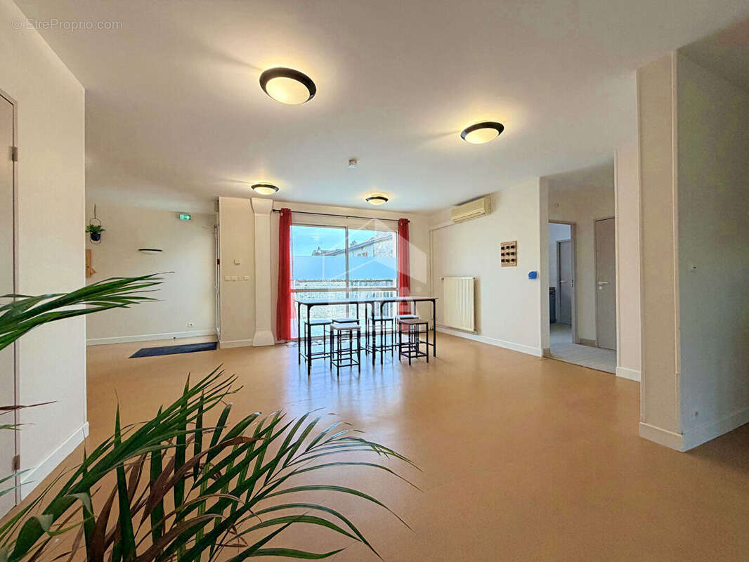 Appartement à ROULLET-SAINT-ESTEPHE