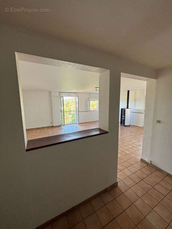 Appartement à GENNES