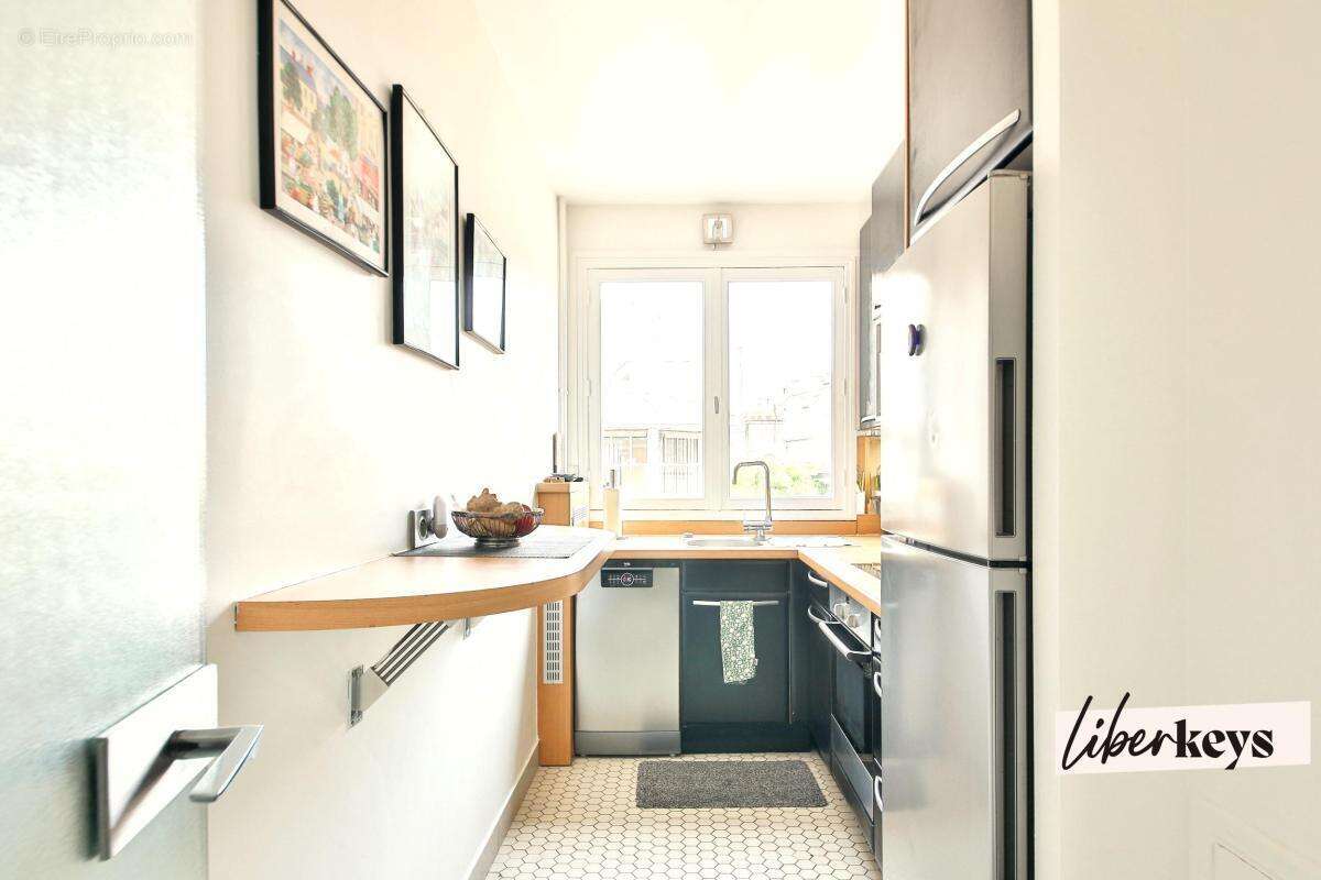Appartement à PARIS-16E