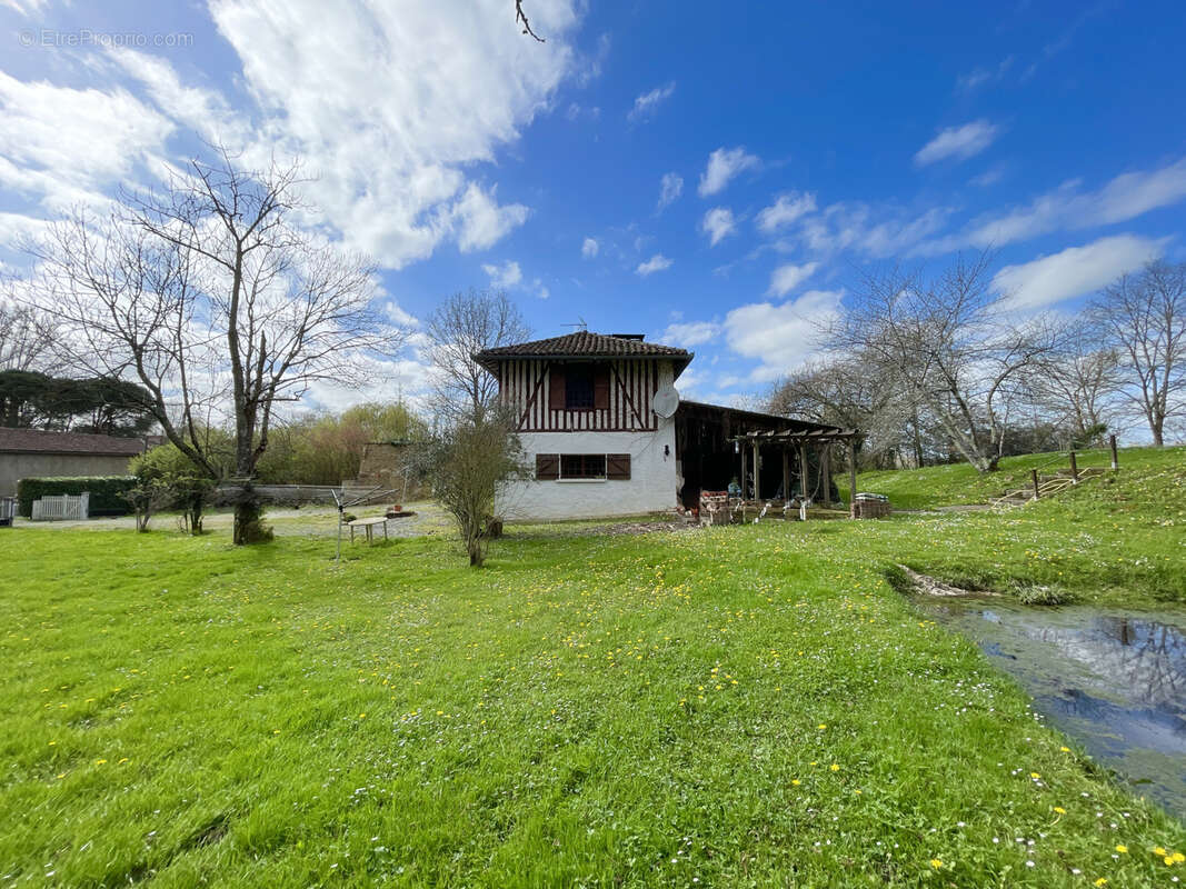 Maison à CASTELNAU-MAGNOAC