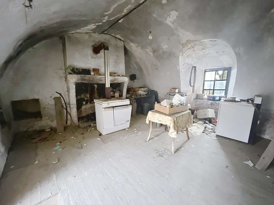 DAUZAT-SUR-VODABLE   Un ensemble de caractère à réinventer sur une parcelle de 1.680m2 - photo 2
