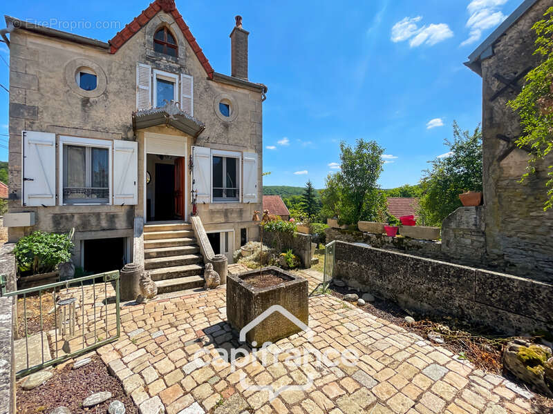 Maison rénovée avec dépendances et vue imprenable à Montmoyen (21290) - photo 2