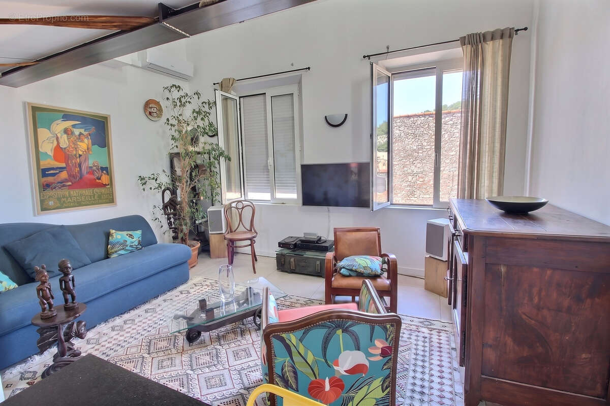 Appartement à MARSEILLE-8E