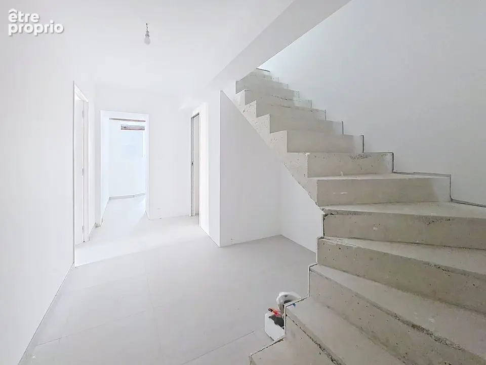 Propriété avec gîte et dépendances - photo 6
