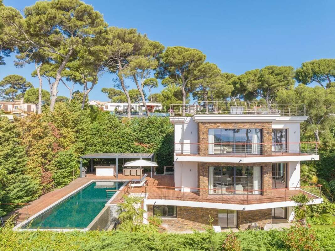 Cap D’Antibes Villa rénovée avec vue mer - photo 3