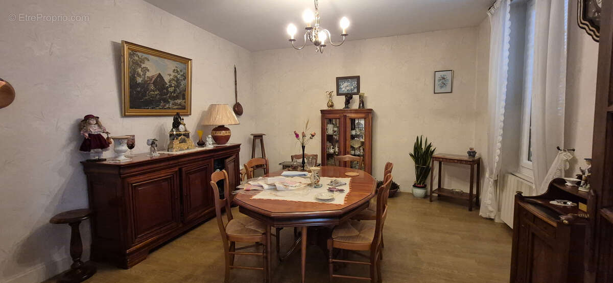 Maison à MONTLUCON