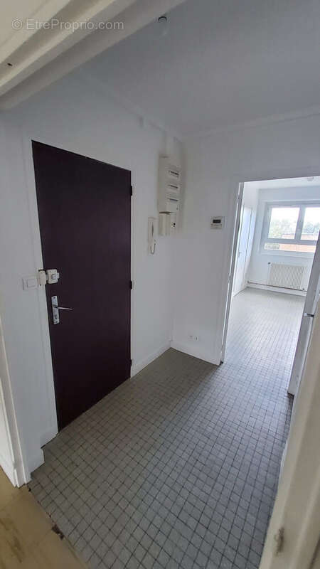 Entrée - Appartement à MONTREUIL
