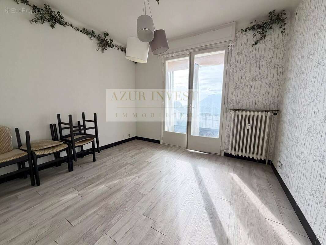 Appartement à ROQUEBRUNE-CAP-MARTIN