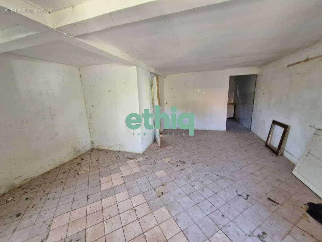 Maison à PETIT-BOURG