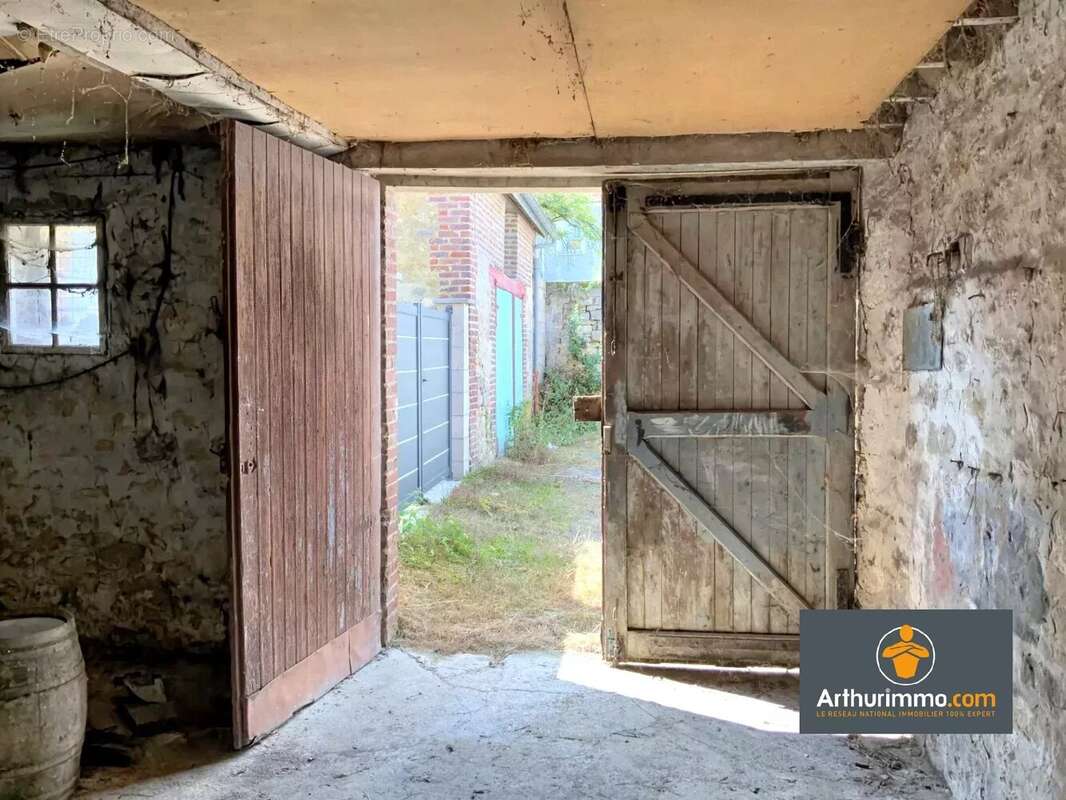 Terrain à MAUREGNY-EN-HAYE