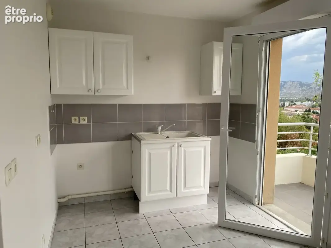 T3 avec terrasse, cave et garage, Le Clos de Santolines, 26500 BOURG LES VALENCE - photo 6
